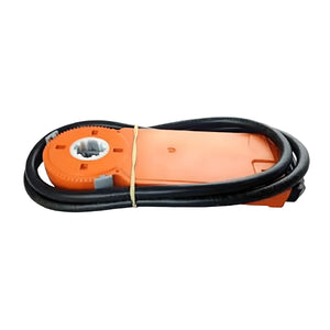 Orange Fensterrolladengewinder mit schwarzem Kabel für Attack Klappenantrieb in modernen Heizsystemen