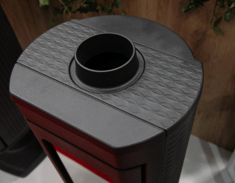 Chimenea de diseño Plamen Tara de hierro fundido, independiente del aire ambiente