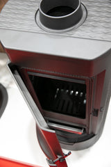 Chimenea de diseño Plamen Tara de hierro fundido, independiente del aire ambiente