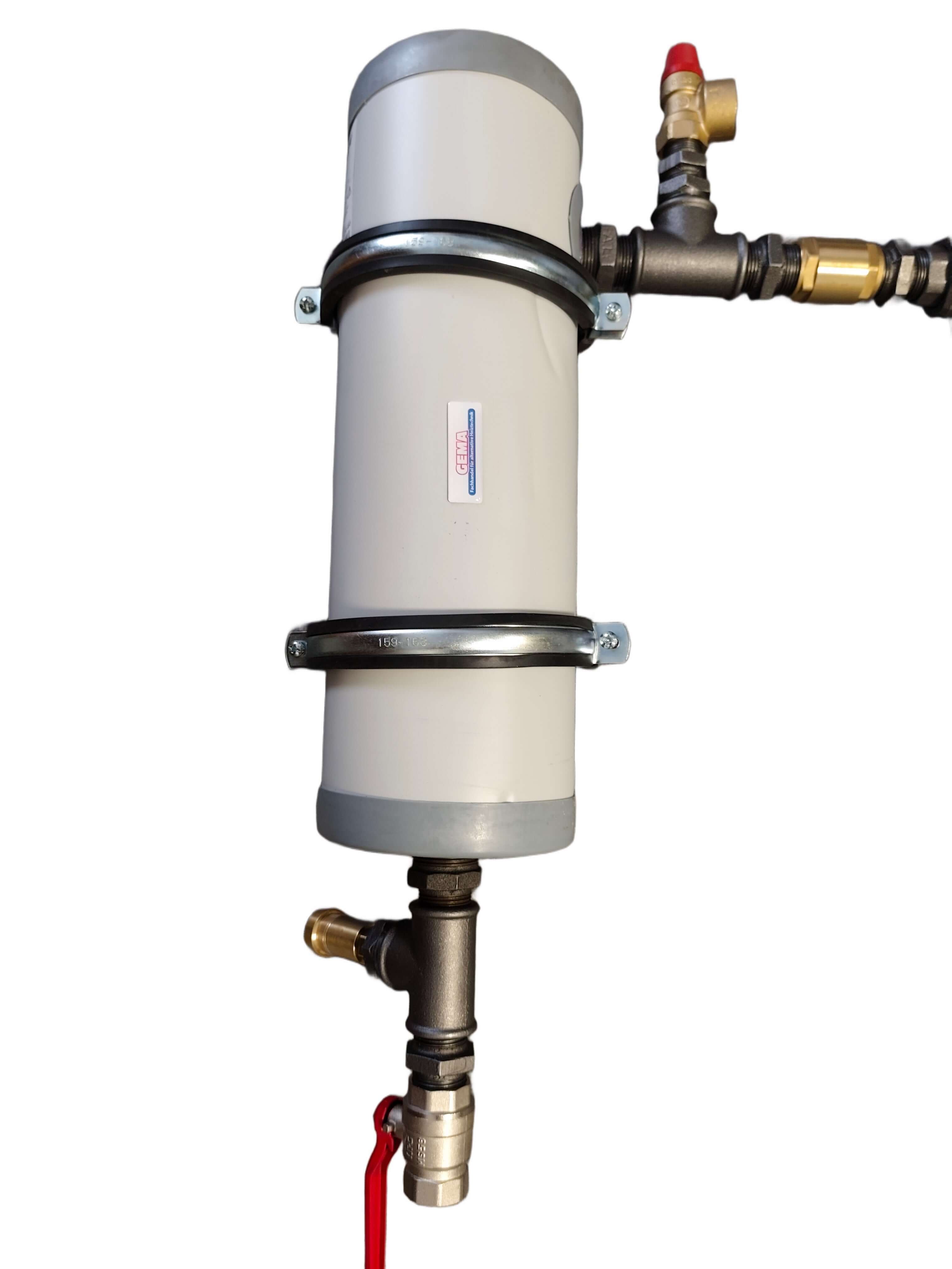 Cylindrischer Wasserfilter mit Anschlüssen, Teil des Gema Anschlusspakets für Heizmodul